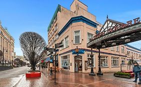 Bedford Regency Hotel, Trademark Collection By Wyndham